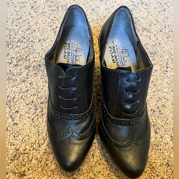 EUC Heels - Picture 2 of 6